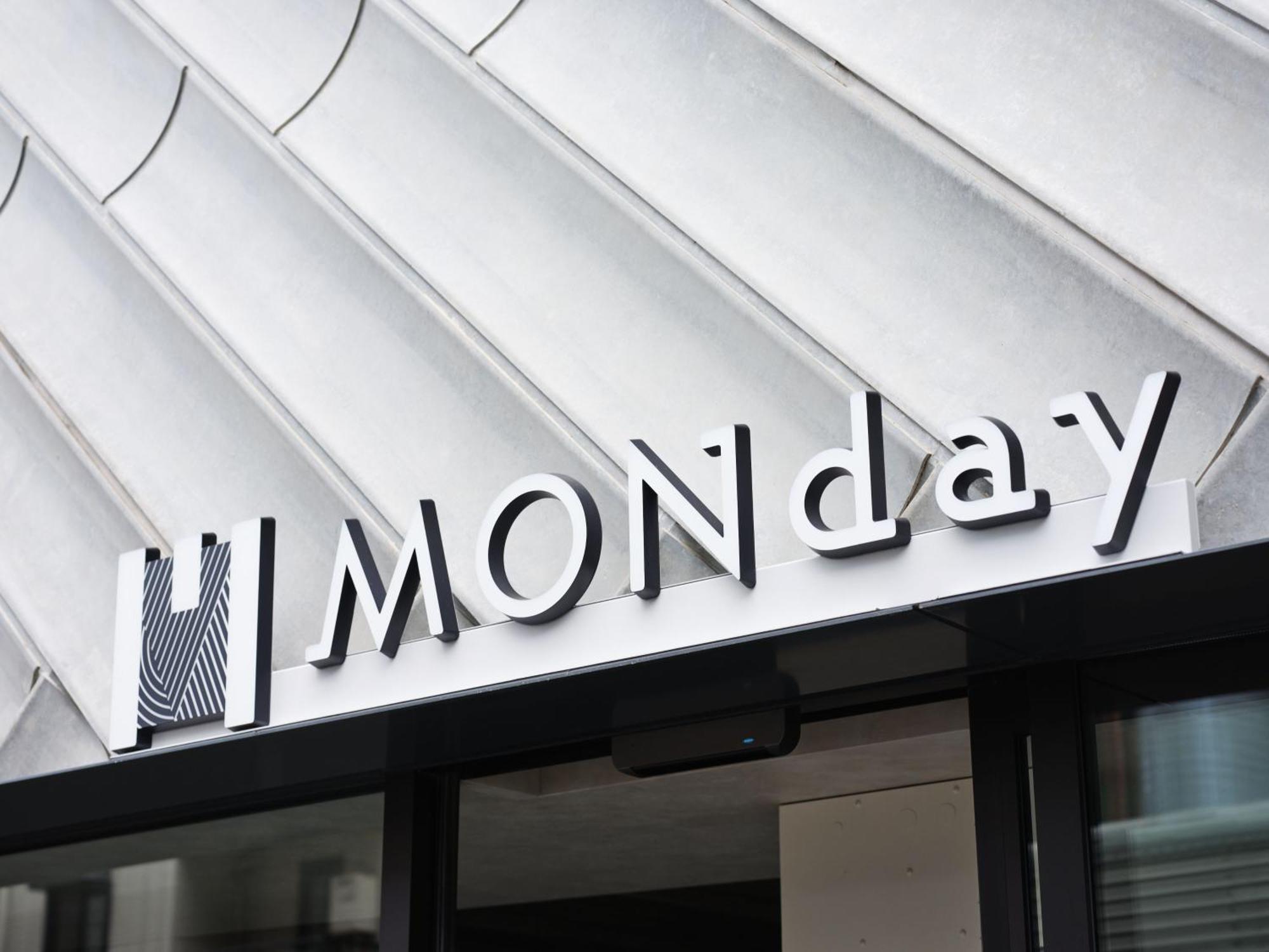 Monday Premium Namba West Aparthotel 4*