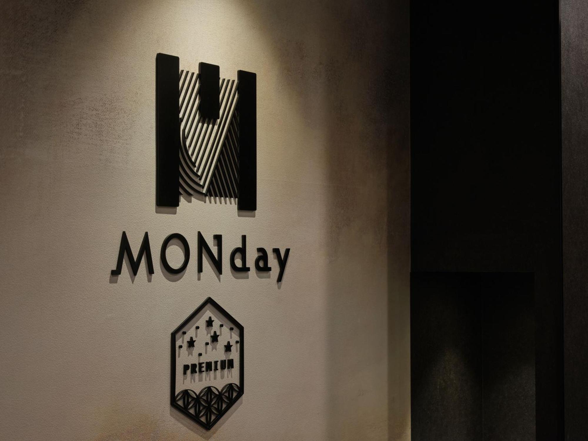 Monday Premium Namba West